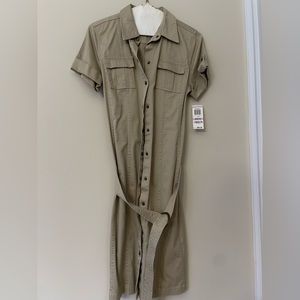 Safari style button down, tags still on